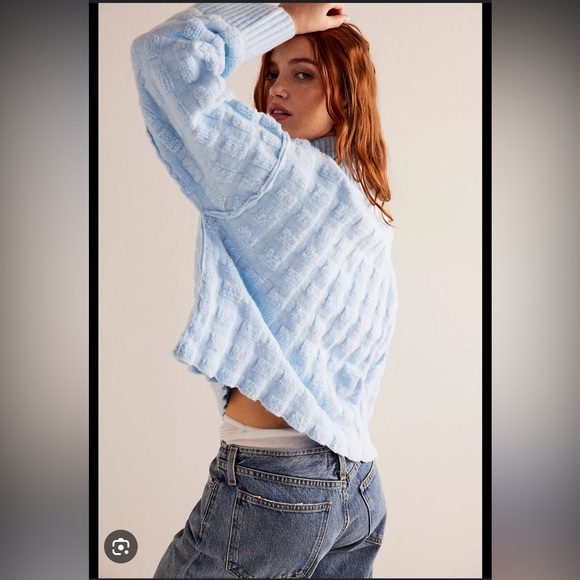 Free People - Soul Search Sweater in Angel Falls - Picture 6 of 6